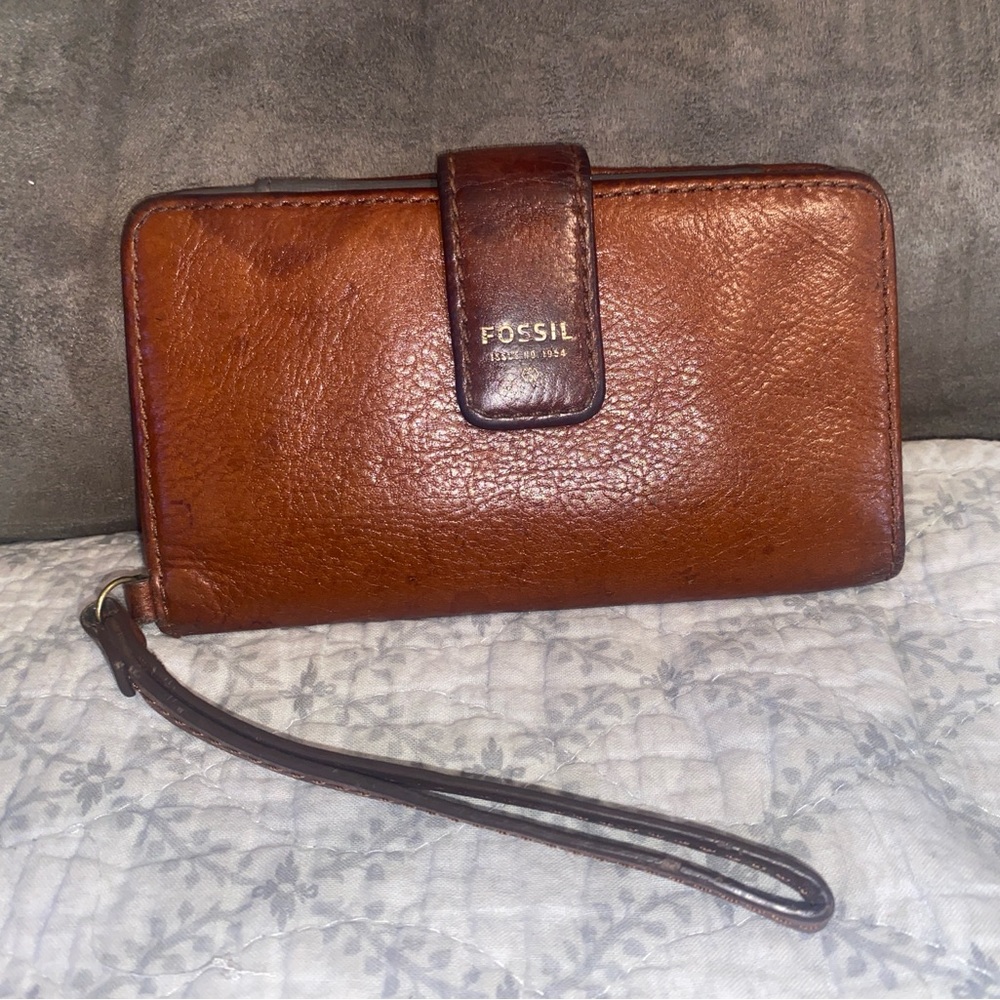Fossil wallet women